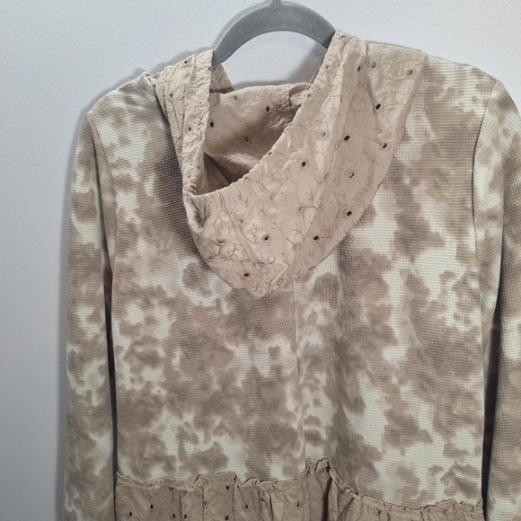 LOGO By Lori Goldstein Lounge Wear Waffle & Eyelet Tan Camo Hoodie Size Medium - Picture 5 of 10